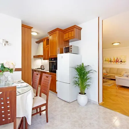 Avantgarde Suites * سبليت