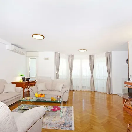 Avantgarde Suites شقة