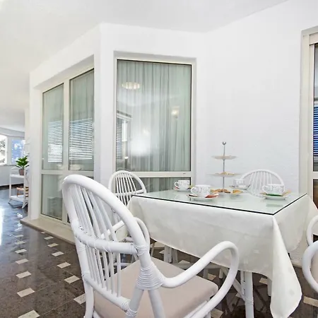 Avantgarde Suites * سبليت