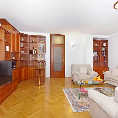 Avantgarde Suites * سبليت