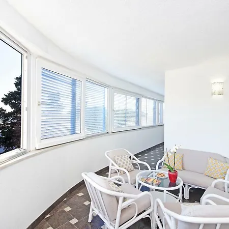 Avantgarde Suites سبليت